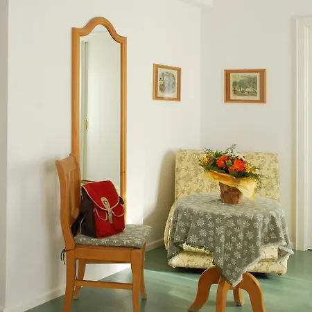 Hotel Oasi 2*